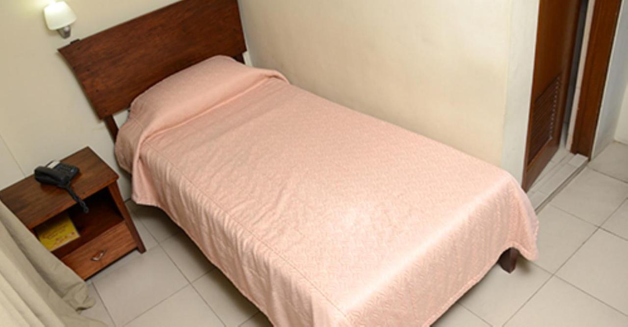 Isabel Suites Laoag Luaran gambar
